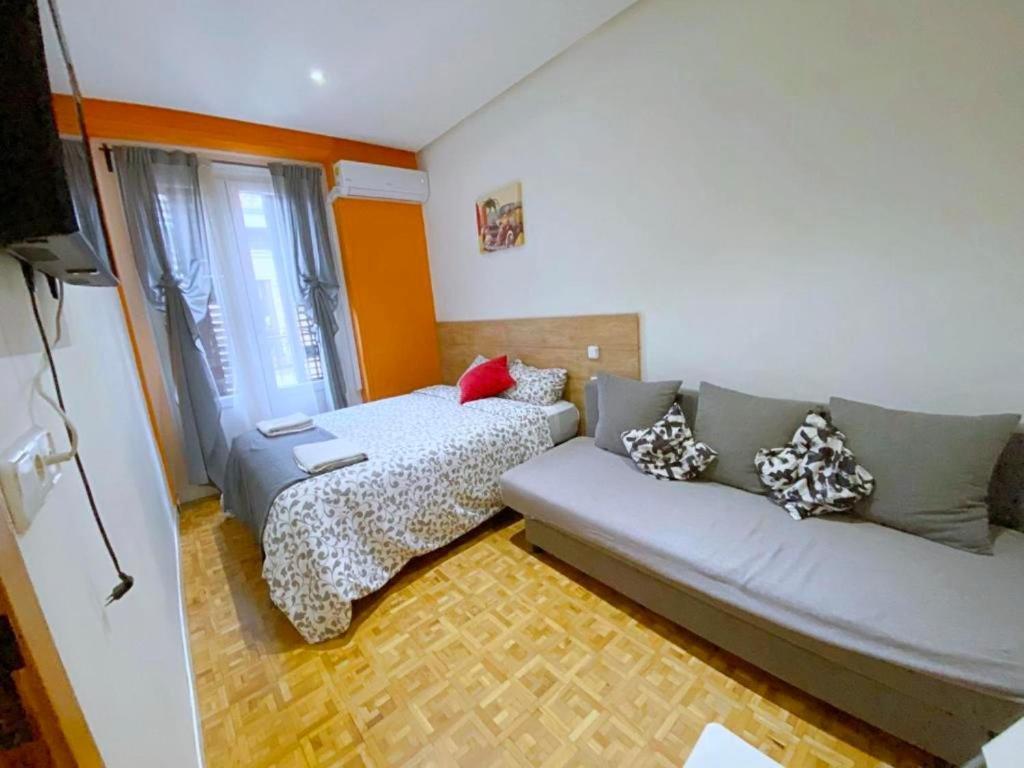 Apartamentos Travelstep La Latina Madrid Buitenkant foto